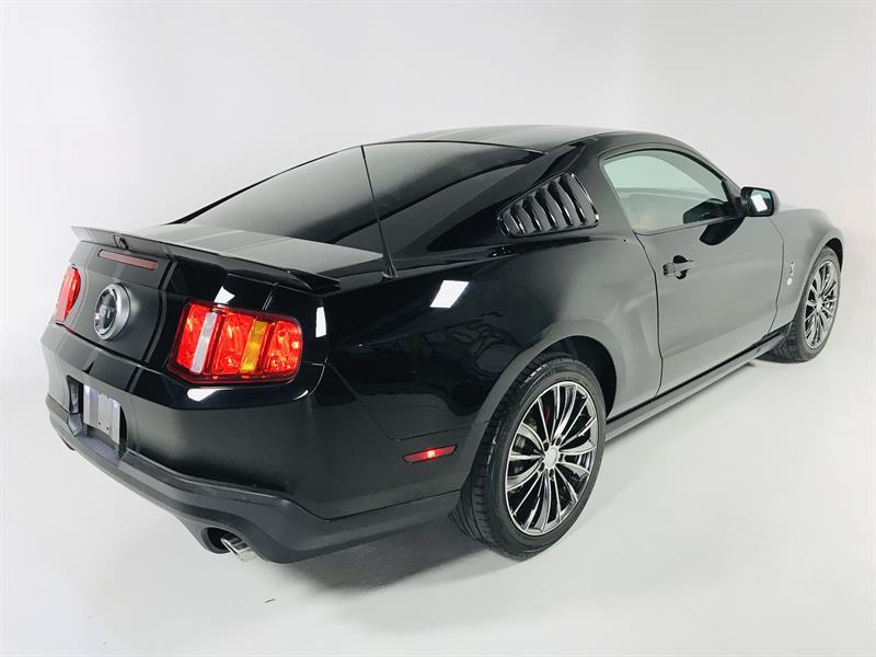 2011 FORD MUSTANG