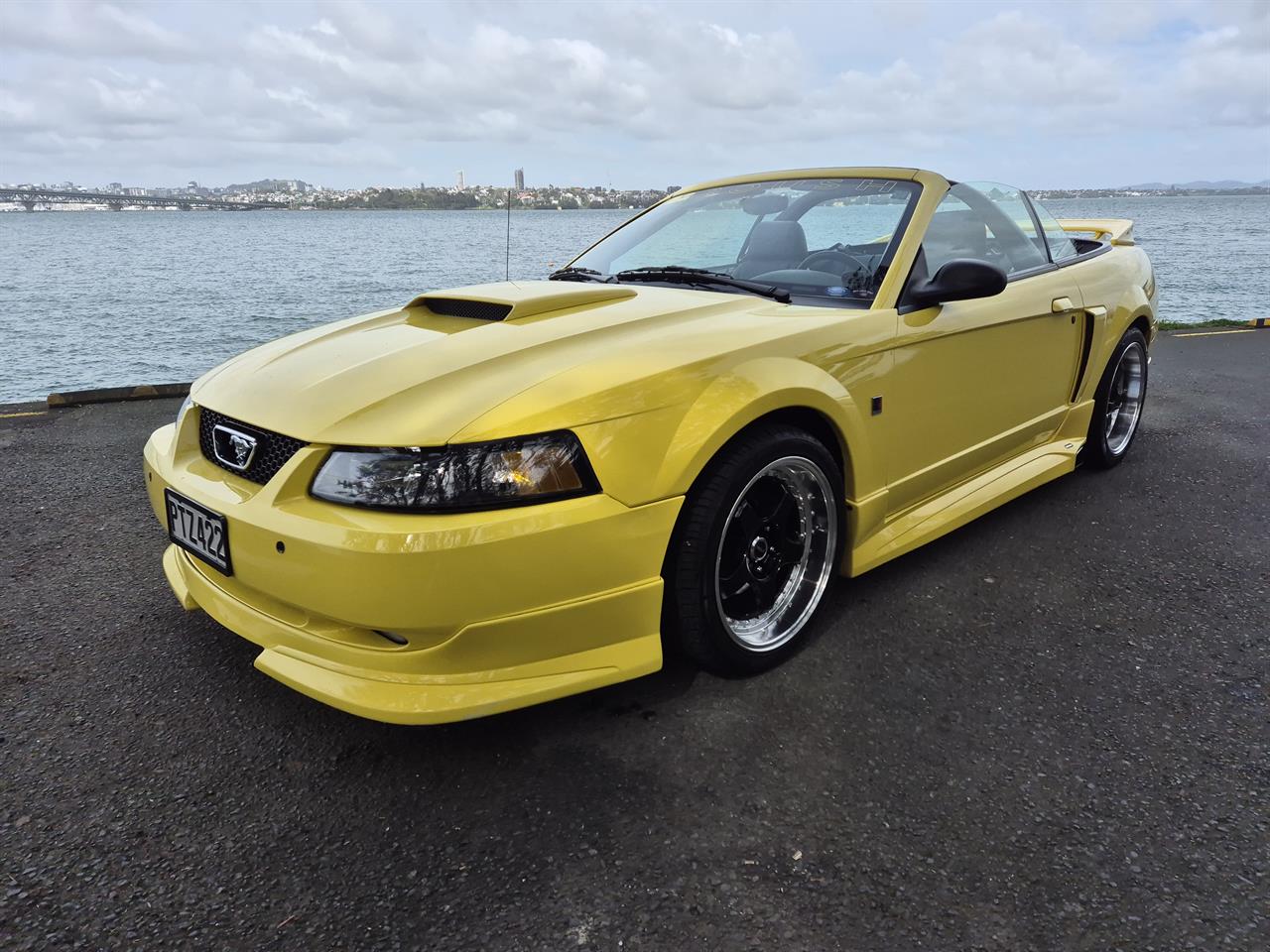 2001 FORD MUSTANG