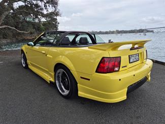 2001 FORD MUSTANG - Thumbnail